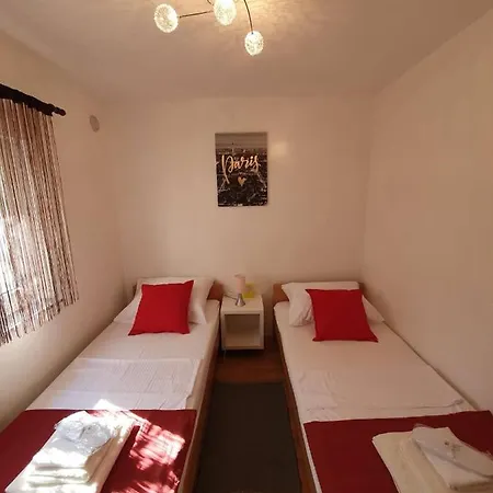 Callista Apartmán Vir